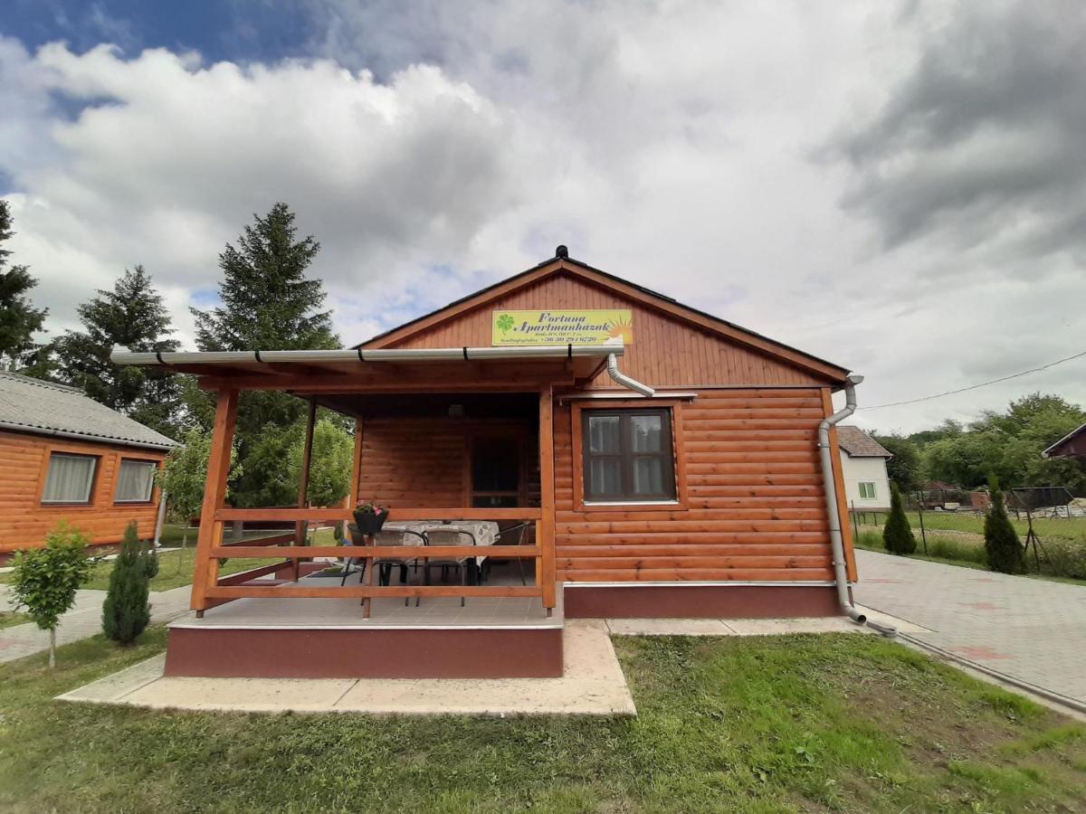 Fortuna Apartmanhazak Богач Екстер'єр фото