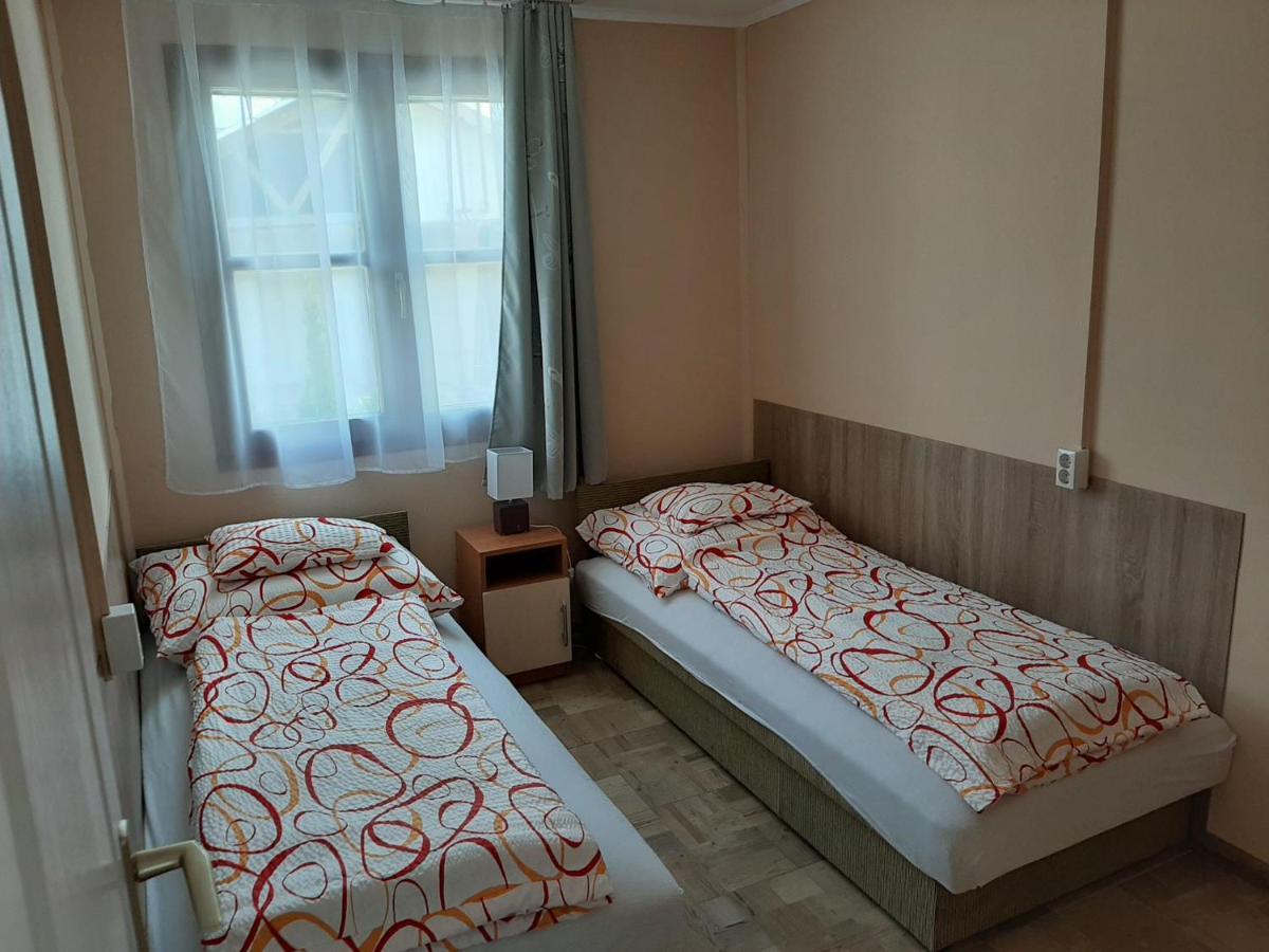 Fortuna Apartmanhazak Богач Екстер'єр фото